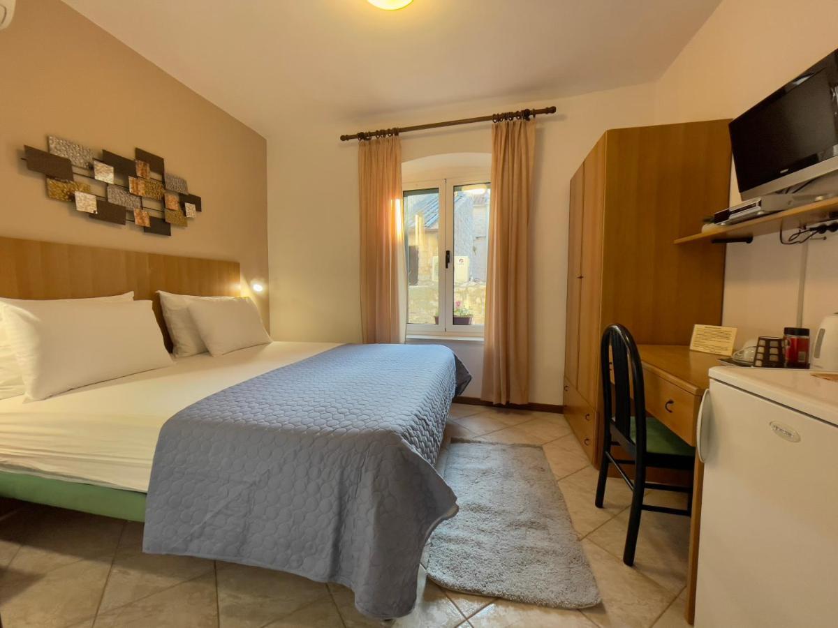 Rooms And Apartments Villa Town Gate Hvar Hvar Town Exteriör bild